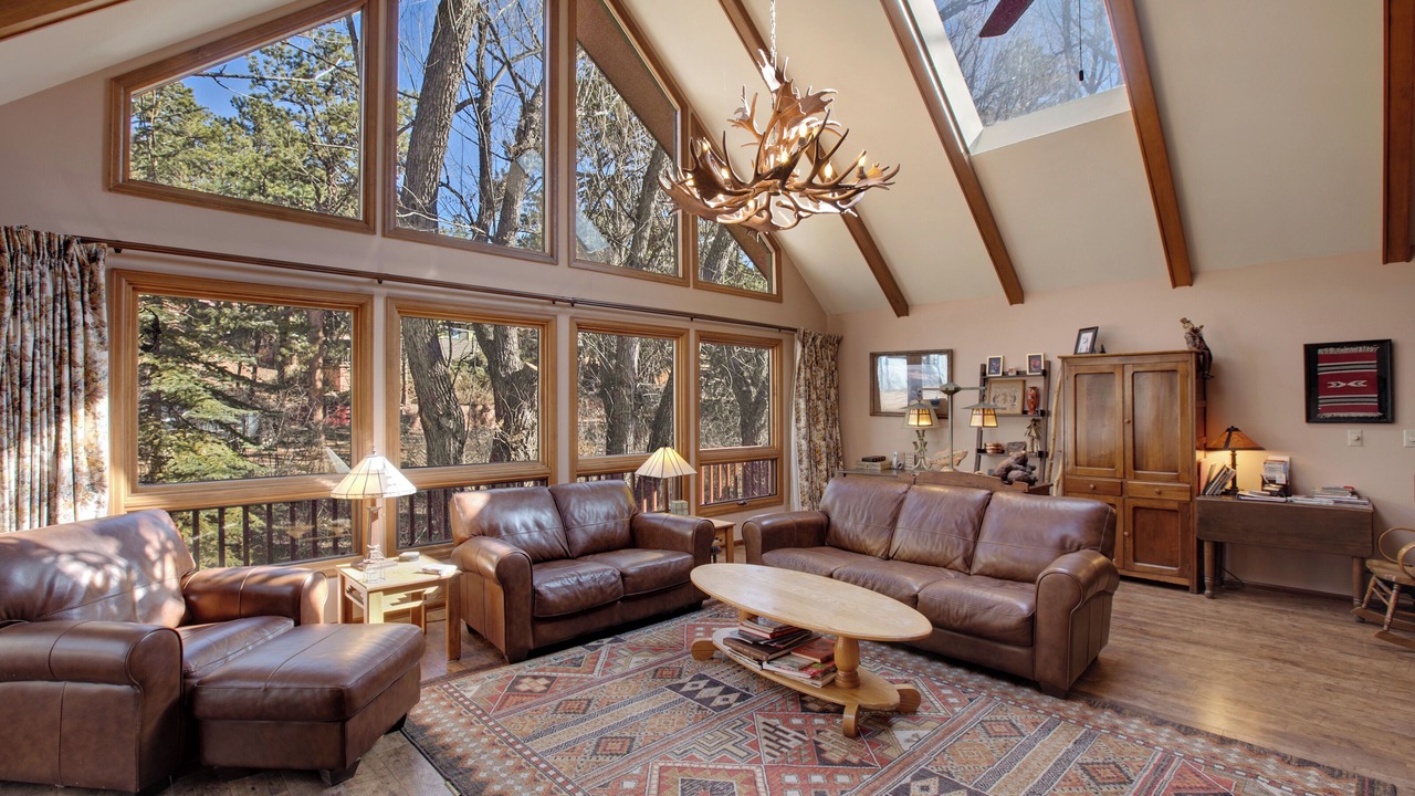 Photo of Livingroom in Green Mountain Falls
