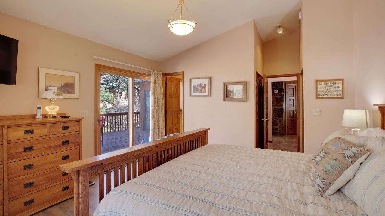 Photo of Bedroom in Green Mountain Falls