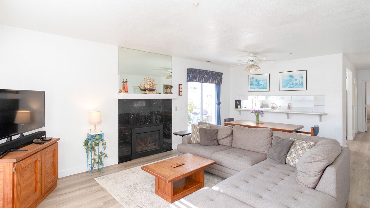Photo of Livingroom in Downtown