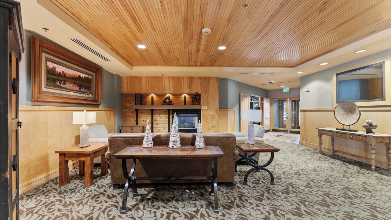 Photo of Livingroom in River Run