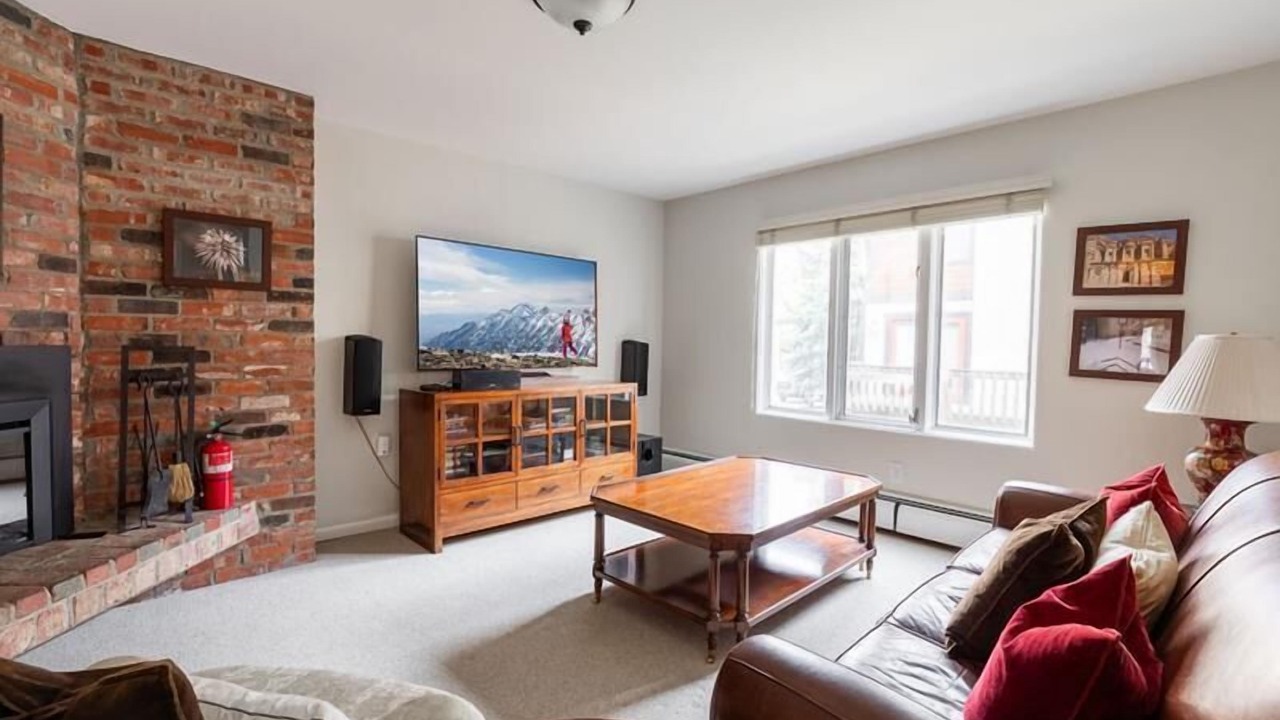 Photo of Livingroom in Vail
