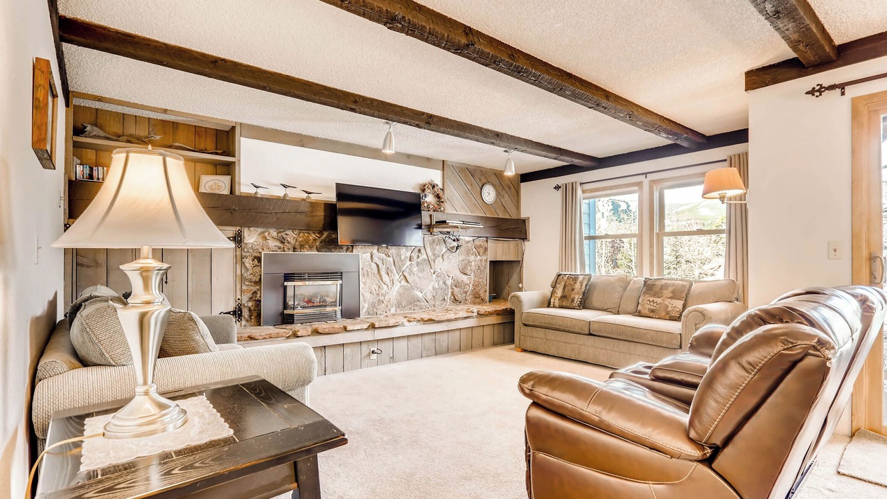 Photo of Livingroom in Historic District