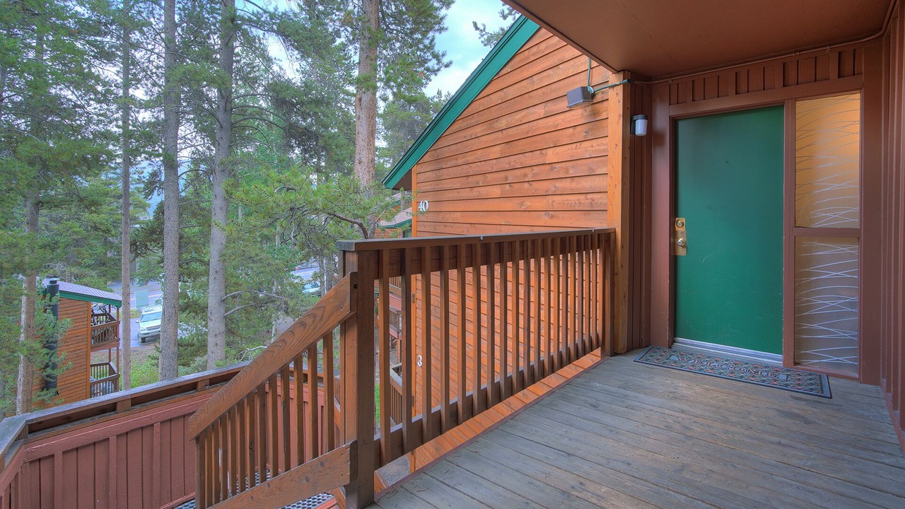 Photo of Outdoor in Peak 8
