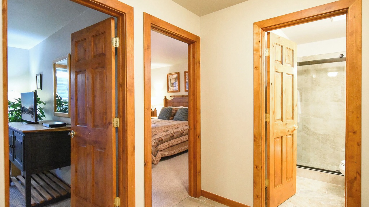 Photo of Bedroom in Four O'Clock