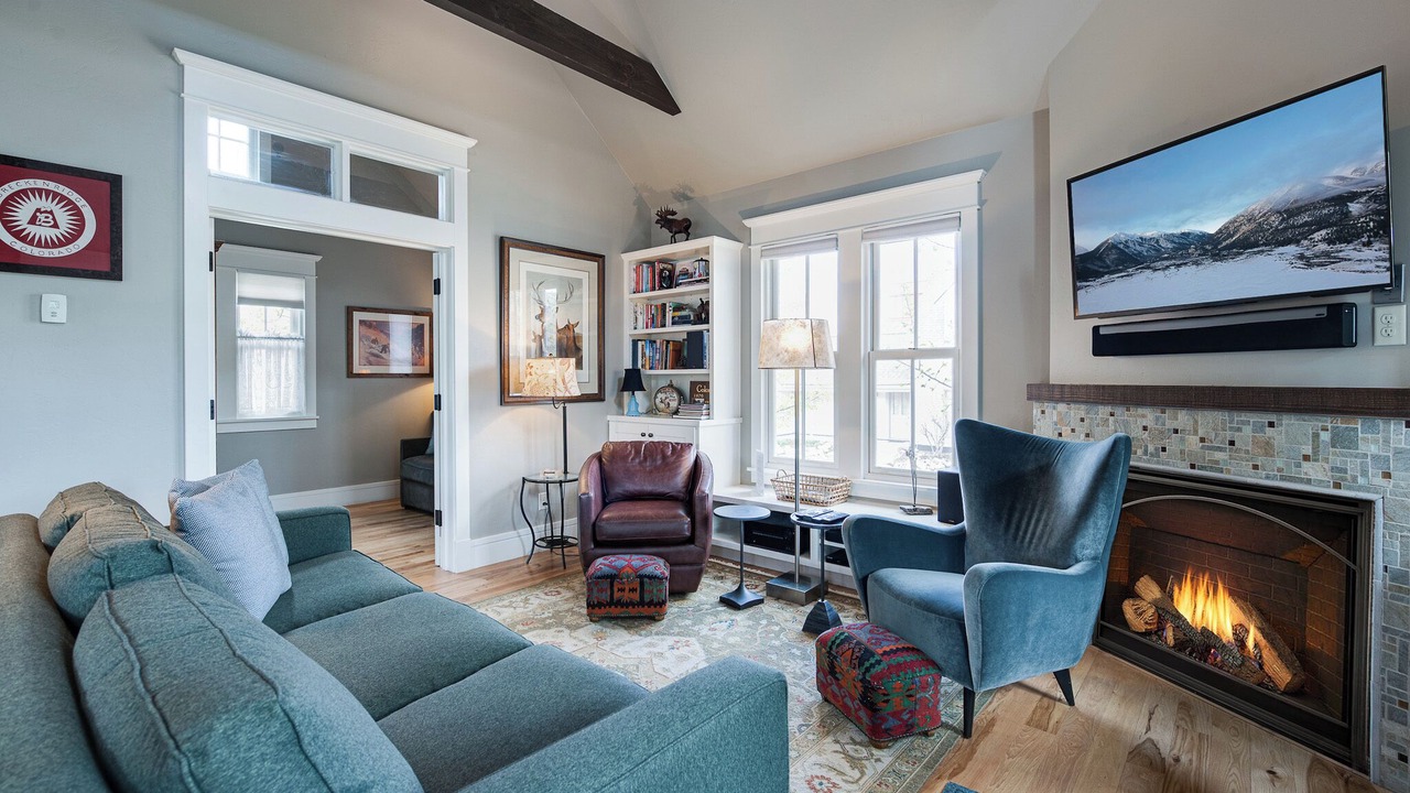 Photo of Livingroom in Historic District