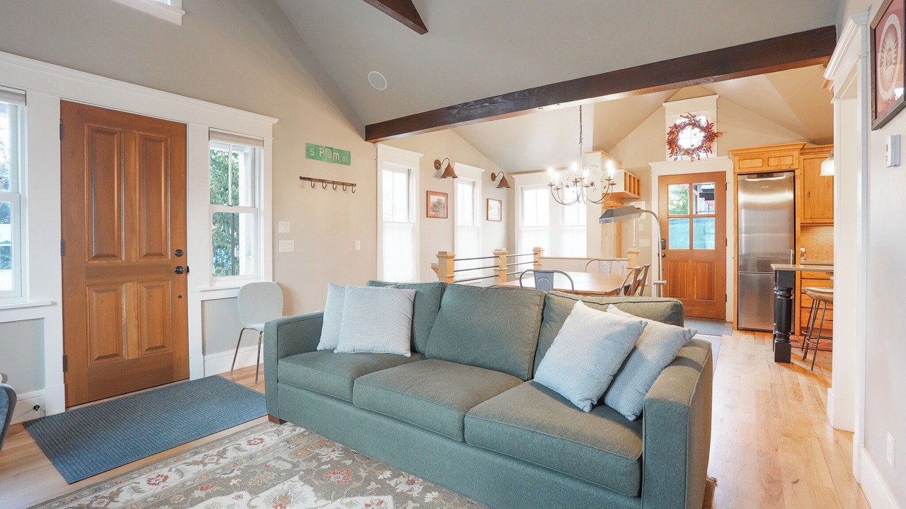 Photo of Livingroom in Historic District