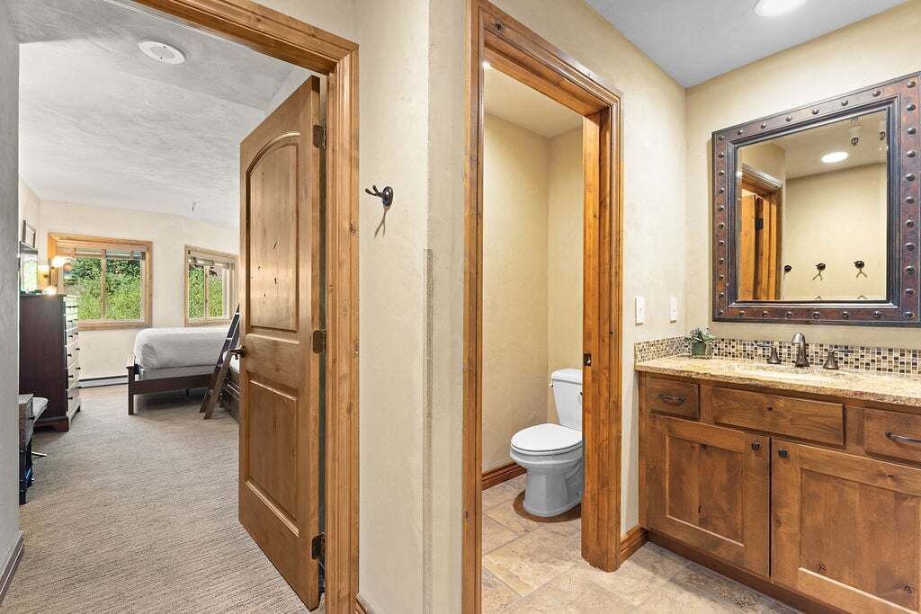 Photo of Bathroom in Peak 9