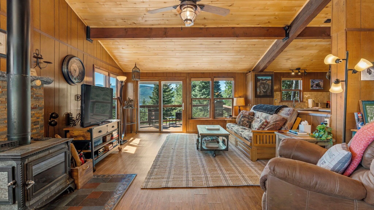 Photo of Livingroom in Bayfield