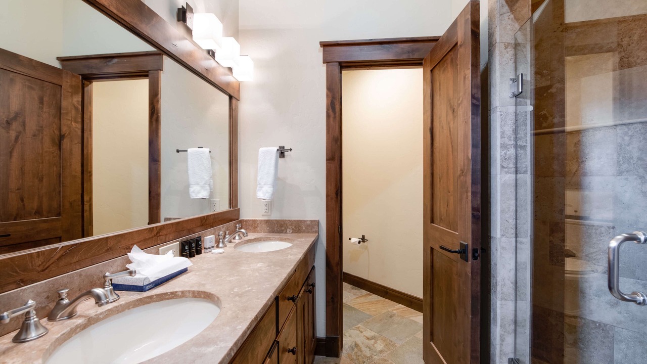 Photo of Bathroom in Fairmount On The River