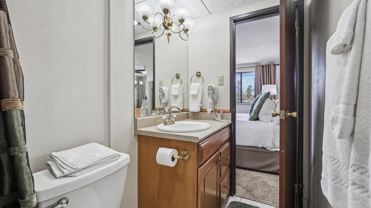 Photo of Bathroom in Peak 9