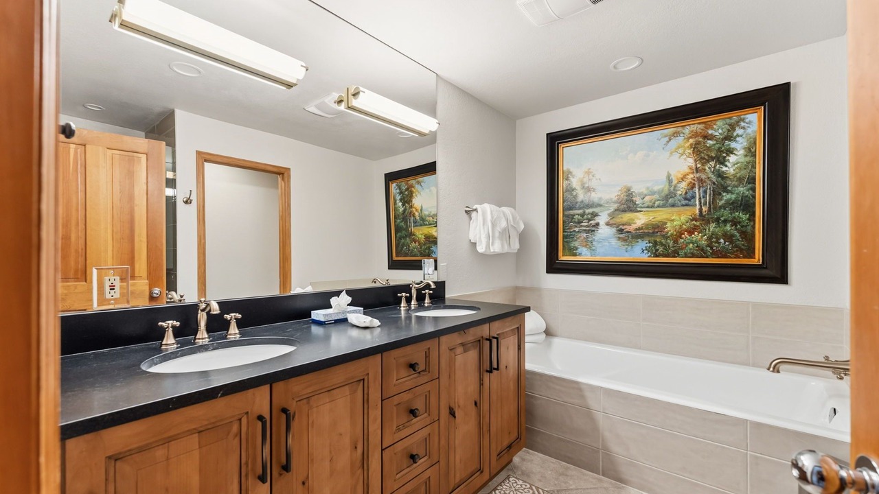 Photo of Bathroom in Peak 9