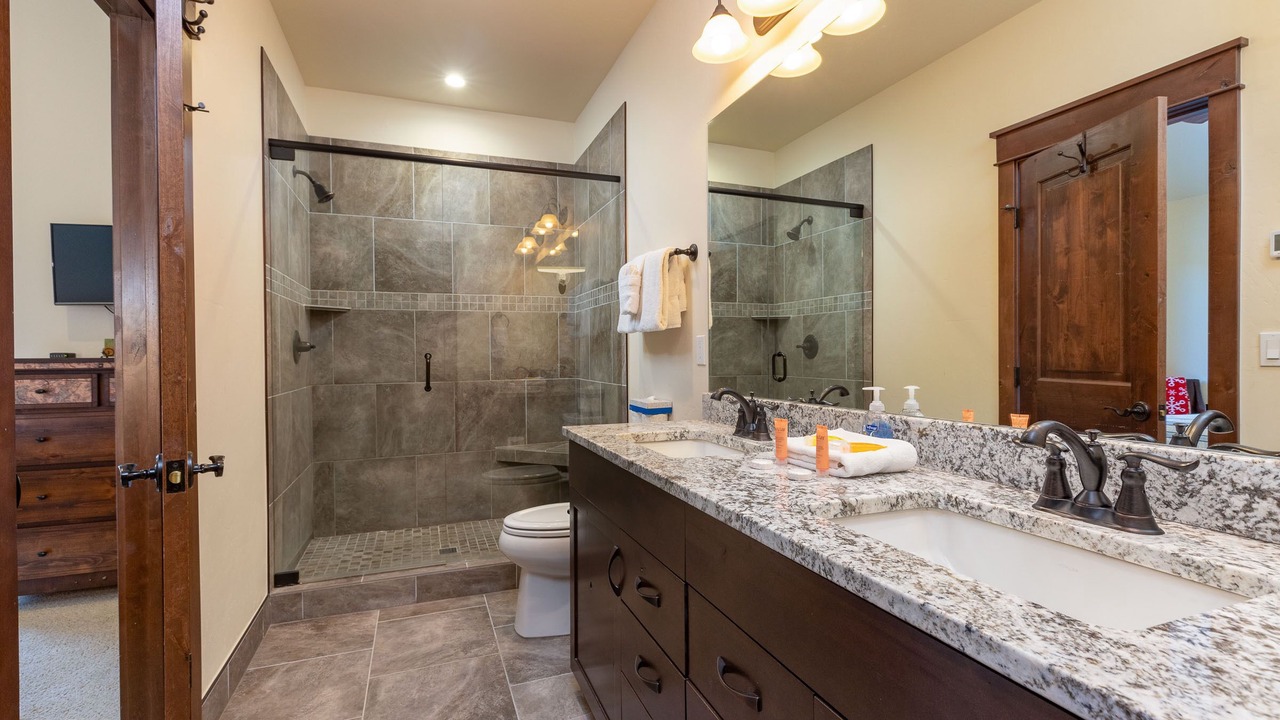 Photo of Bathroom in River Run