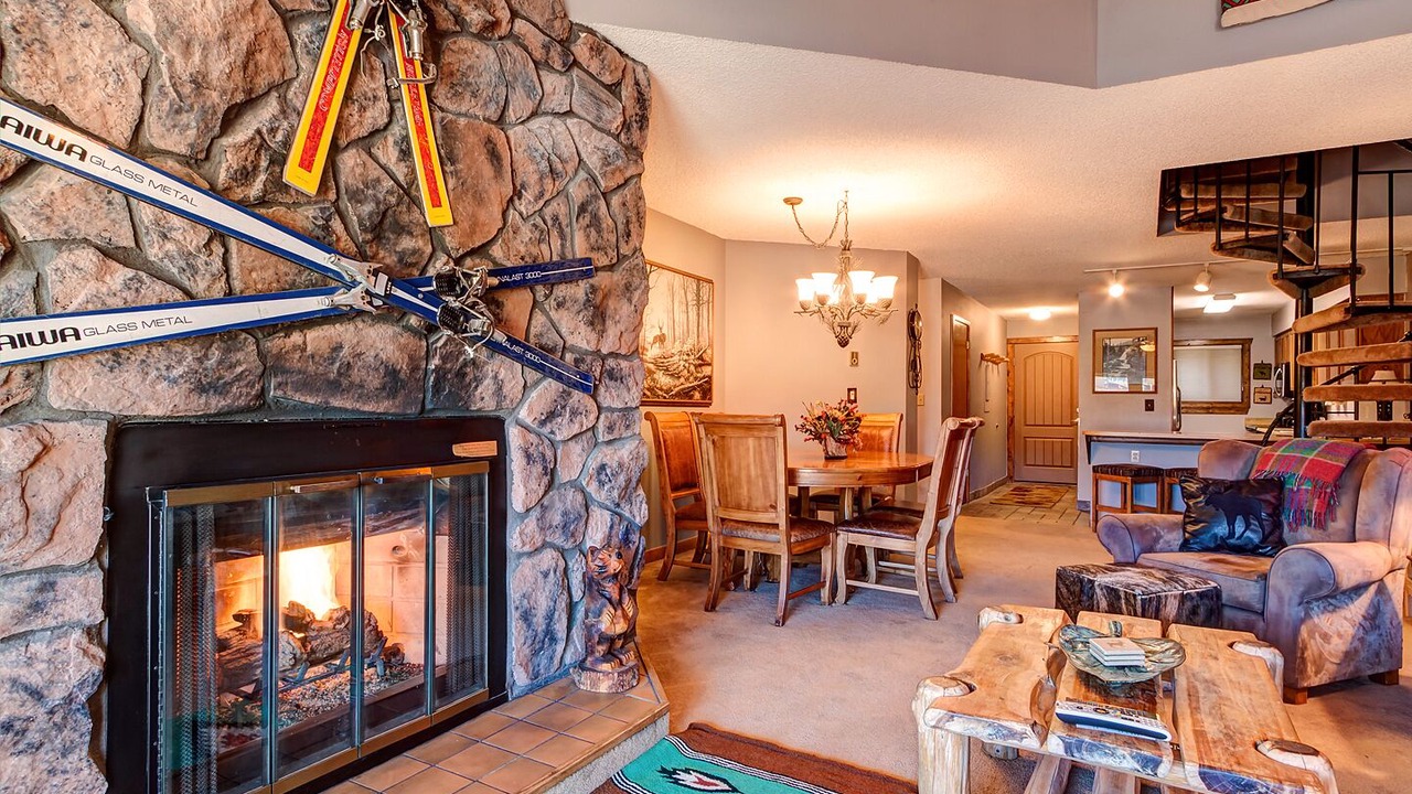 Photo of Livingroom in Historic District