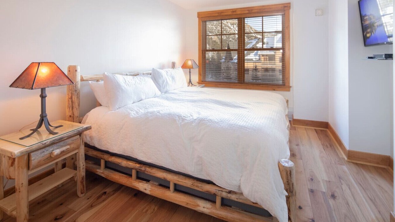 Photo of Bedroom in River Run