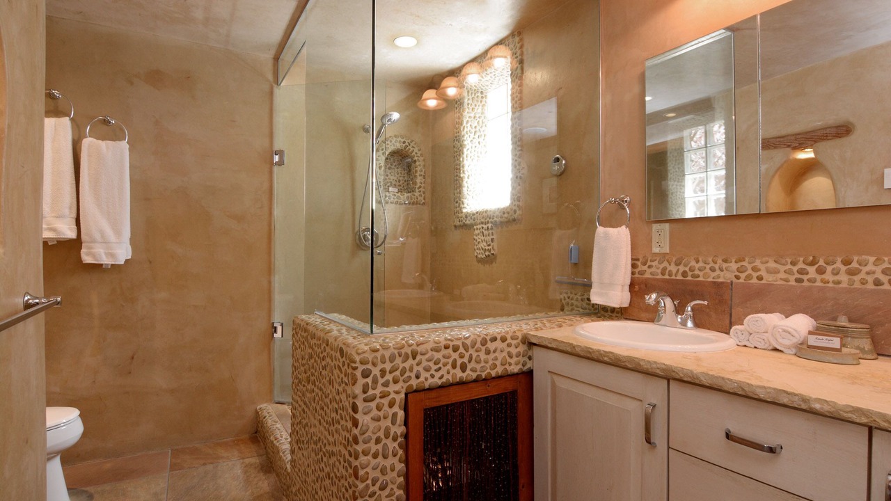 Photo of Bathroom in South Capitol