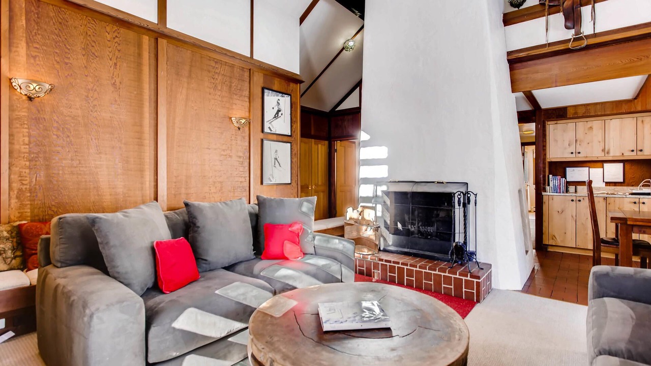 Photo of Livingroom in Vail