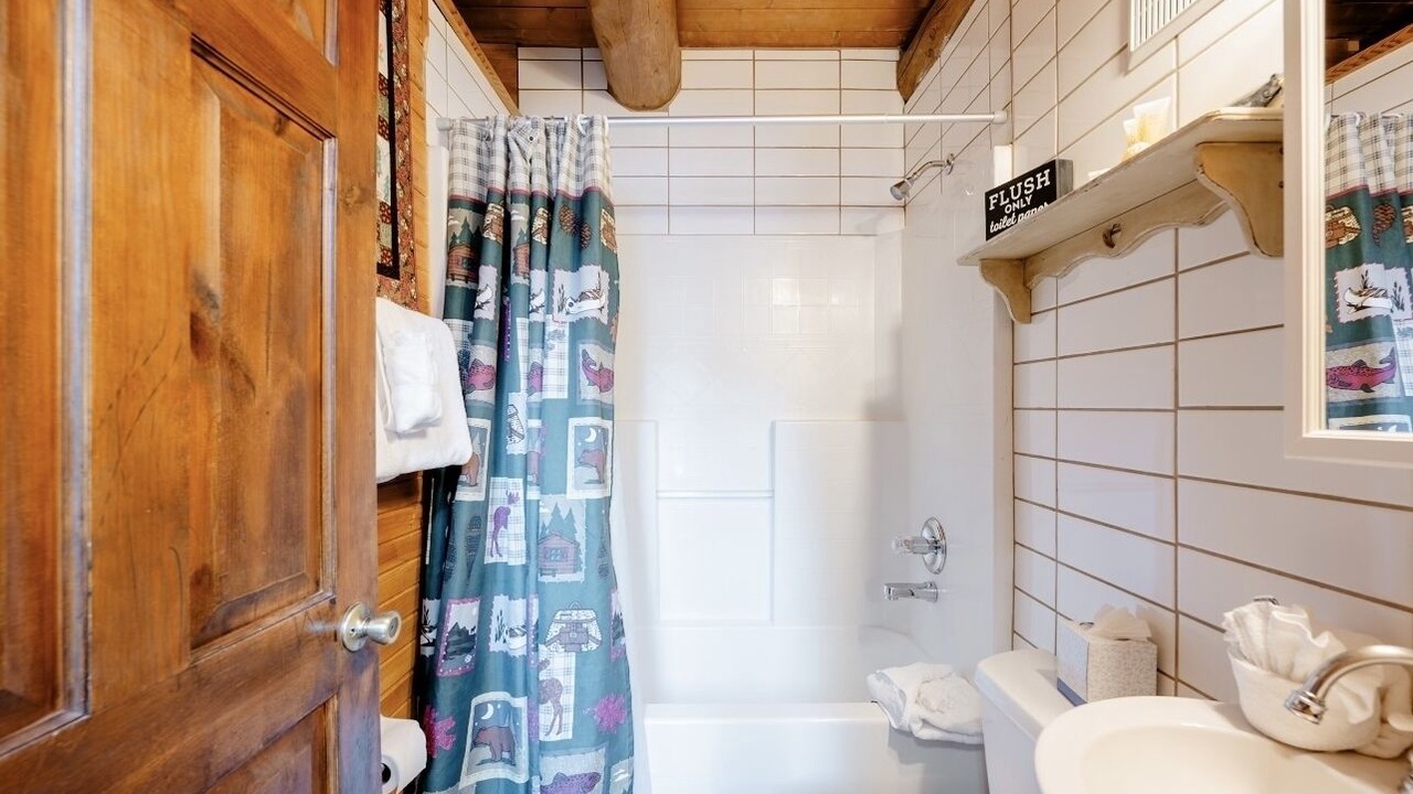 Photo of Bathroom in Breckenridge Park Estates