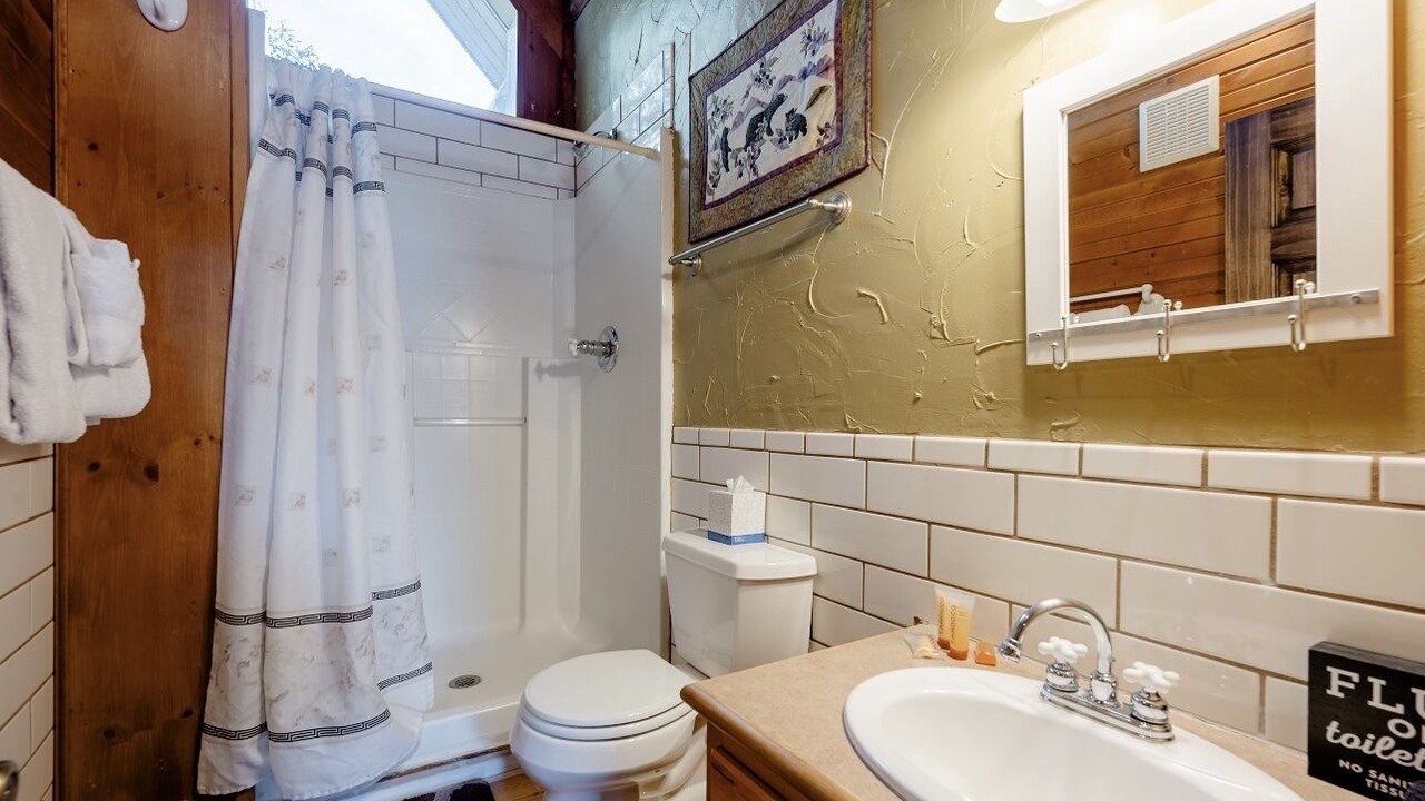 Photo of Bathroom in Breckenridge Park Estates
