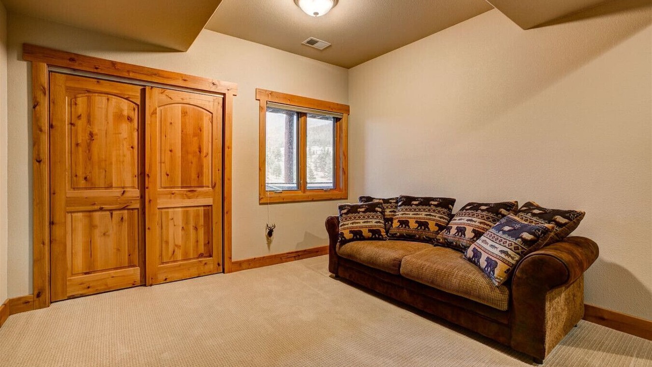 Photo of Livingroom in Estes Park
