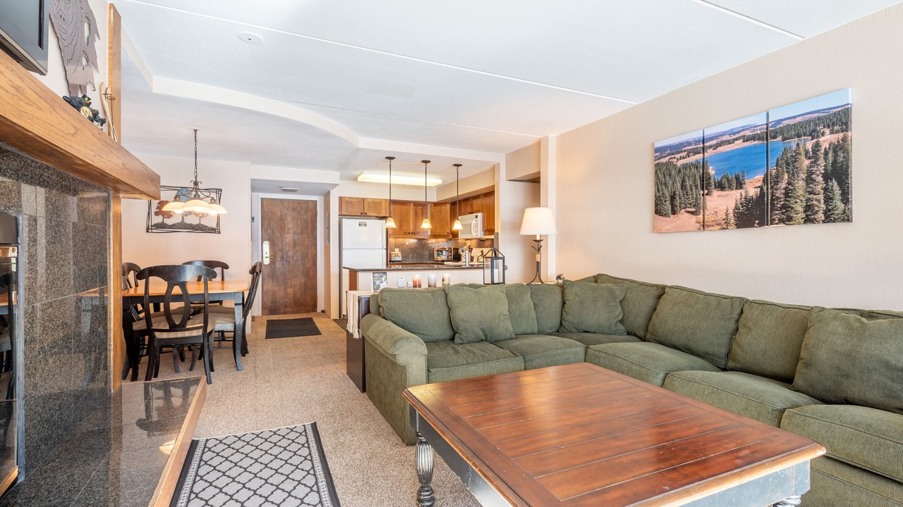 Photo of Livingroom in Copper Mountain Village