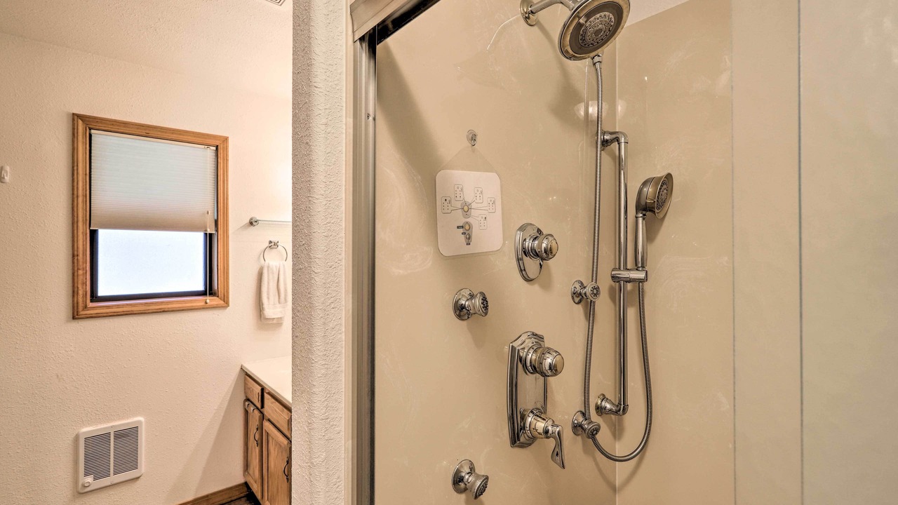 Photo of Bathroom in Lake Hatcher Park