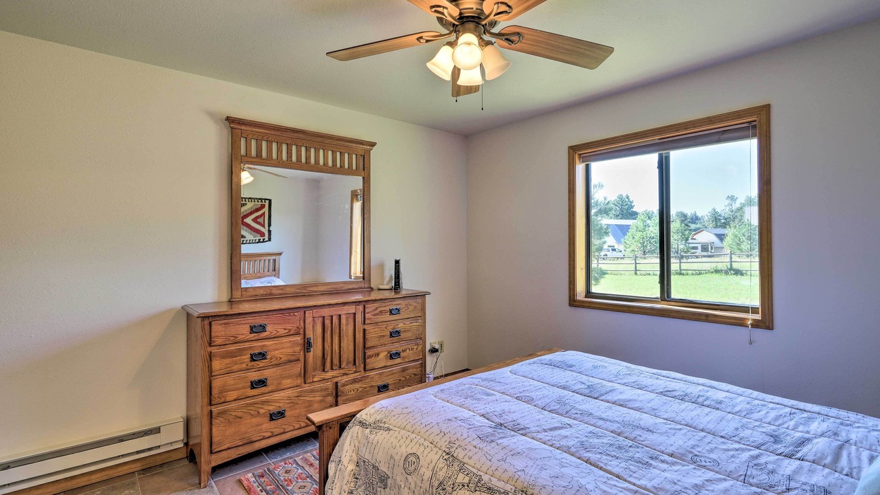 Photo of Bedroom in Lake Hatcher Park