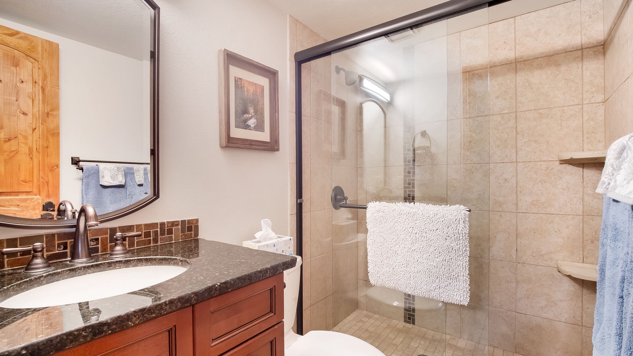 Photo of Bathroom in Four O'Clock