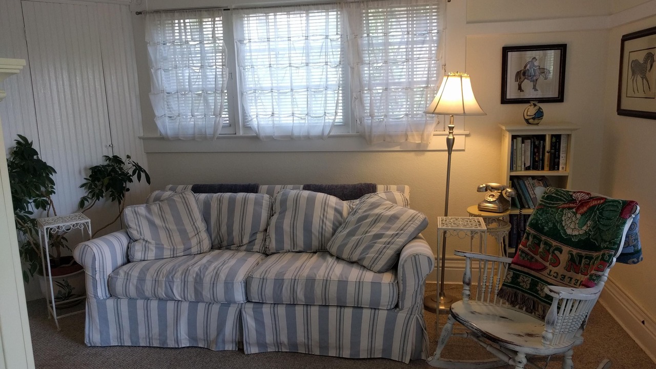 Photo of Livingroom in Manitou Springs Historic District