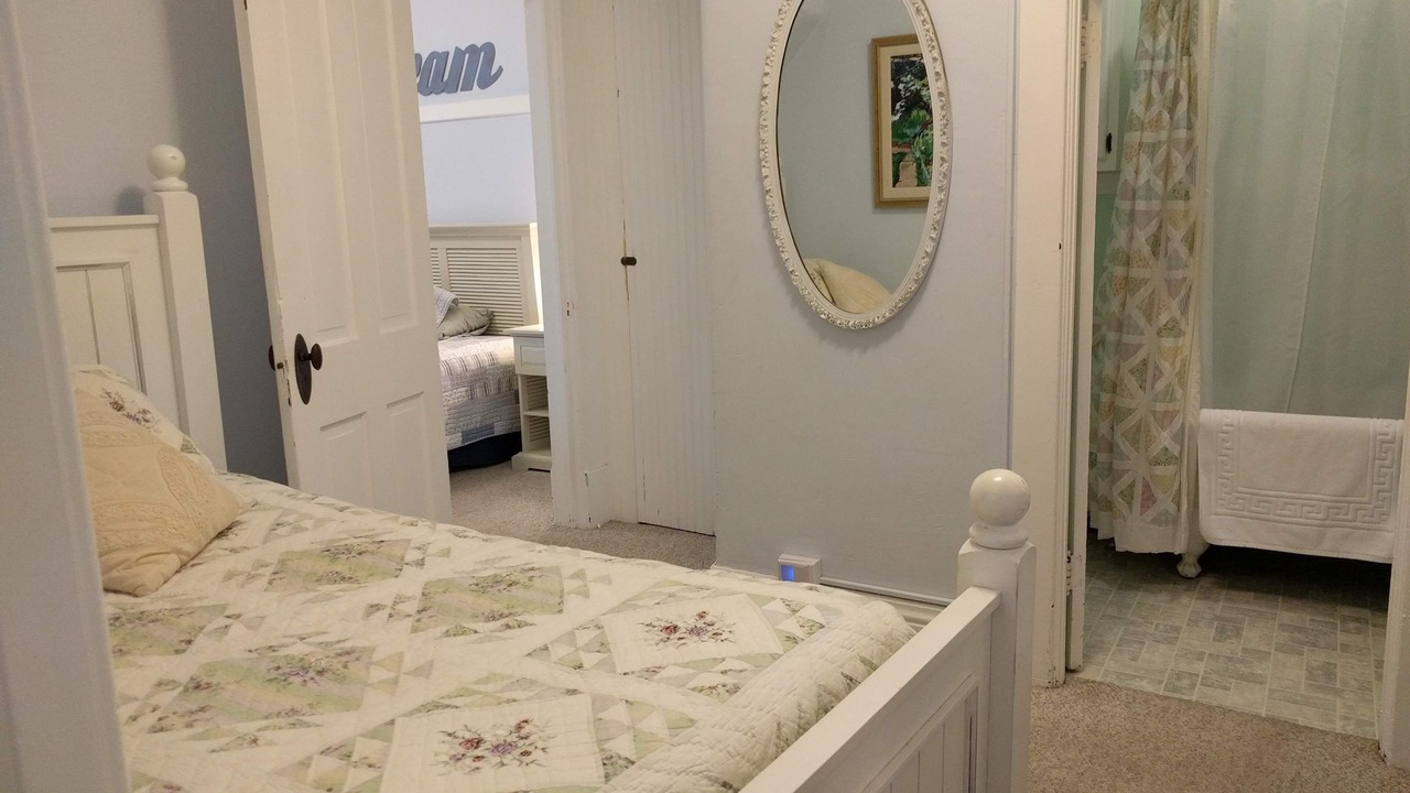 Photo of Bedroom in Manitou Springs Historic District