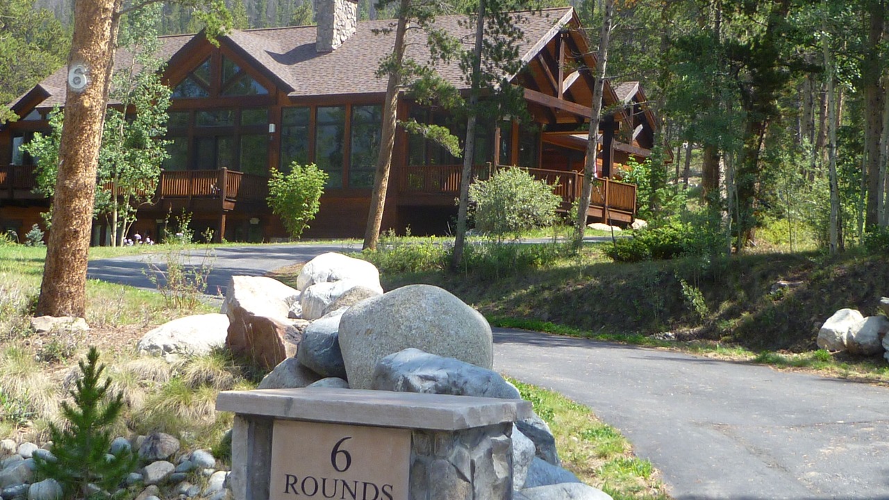 Photo of Others in The Highlands