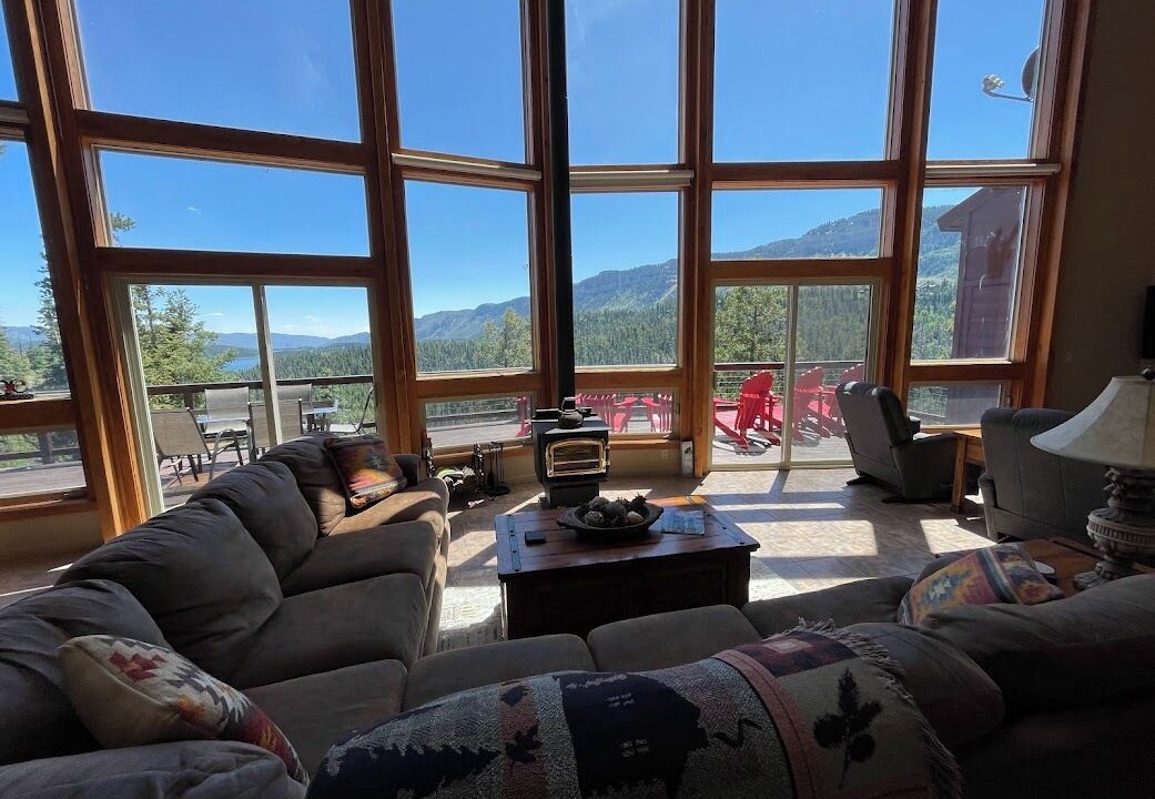 Photo of Livingroom in Columbine Lake