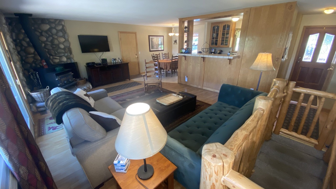 Photo of Livingroom in Pioneer Trail