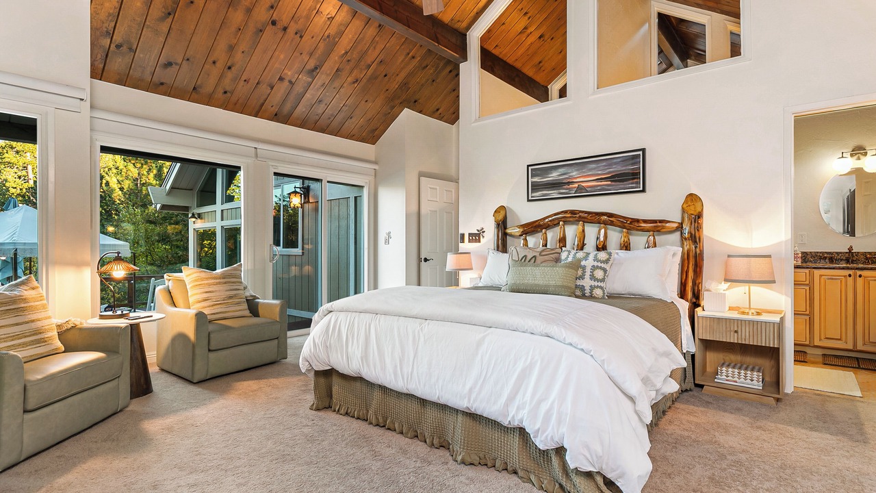 Photo of Bedroom in Lake Arrowhead