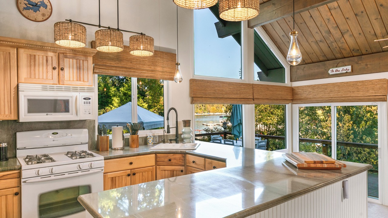 Photo of Kitchen in Lake Arrowhead