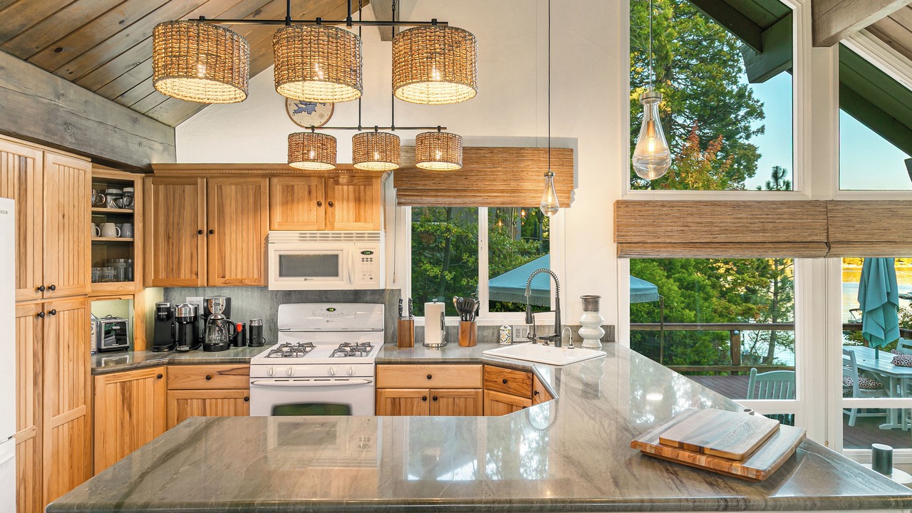 Photo of Kitchen in Lake Arrowhead