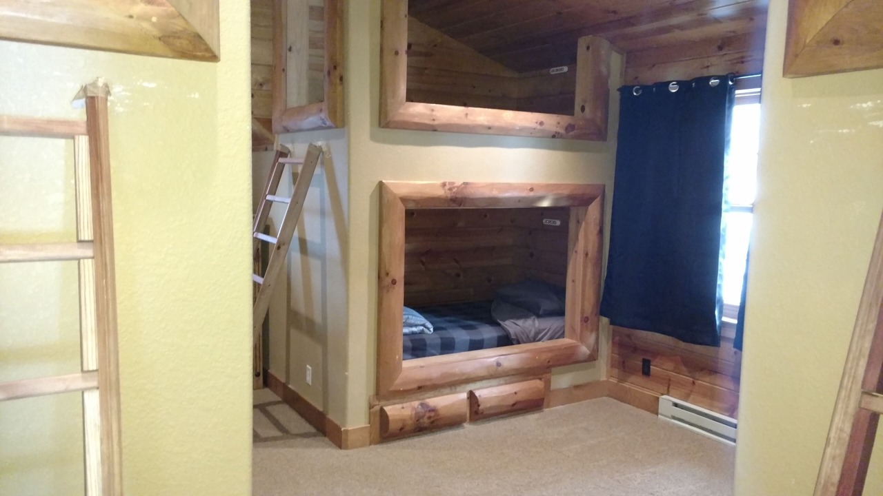 Photo of Bedroom in Idaho Springs