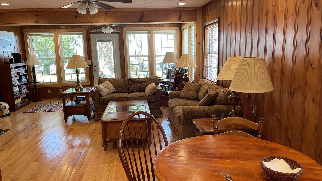 Photo of Livingroom in Vermilion