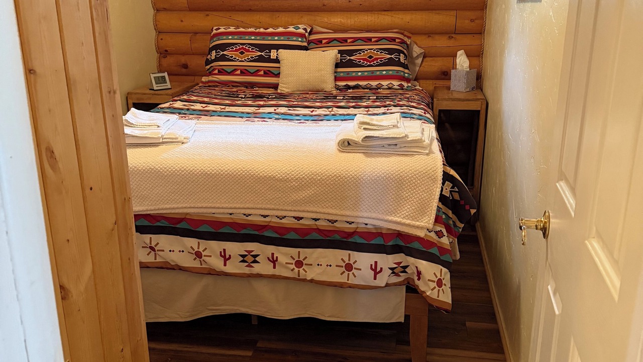 Photo of Bedroom in Twin Lakes