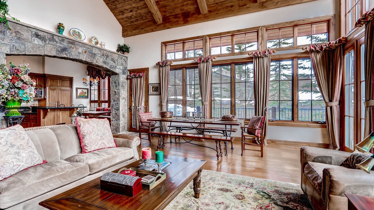 Photo of Livingroom in Vail