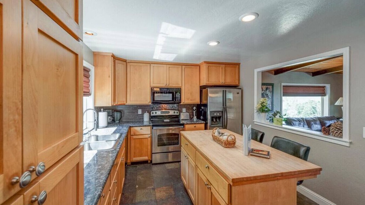Photo of Kitchen in Oroville East
