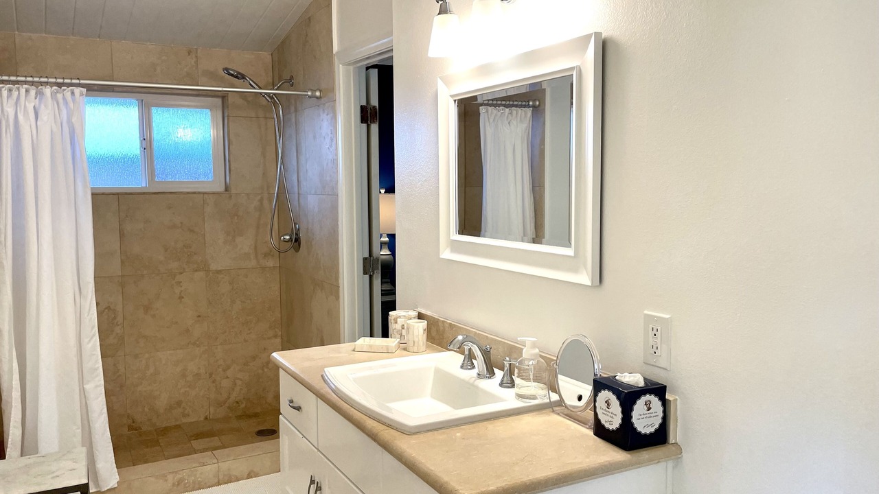 Photo of Bathroom in Lantern District