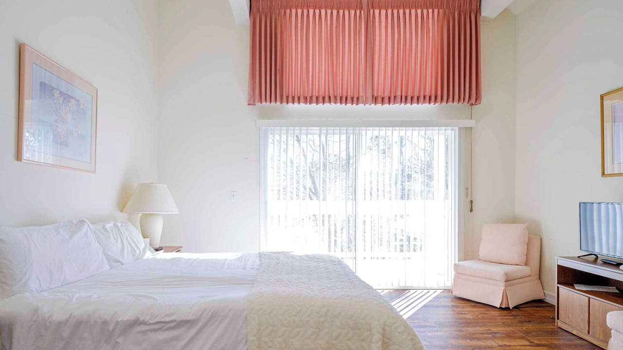 Photo of Bedroom in Lake Arrowhead