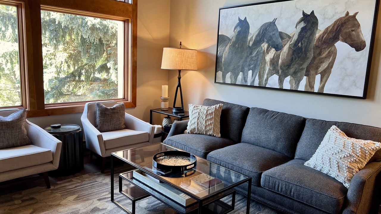 Photo of Livingroom in Avon