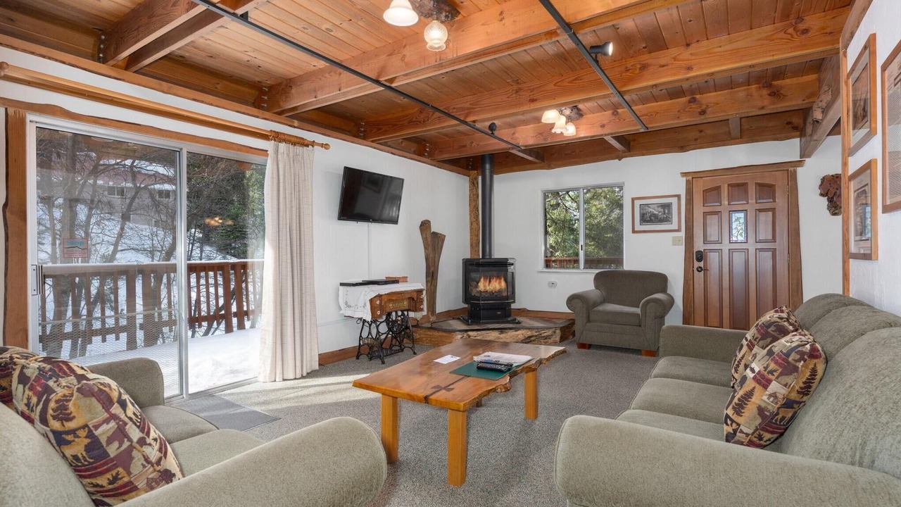 Photo of Livingroom in Yosemite West