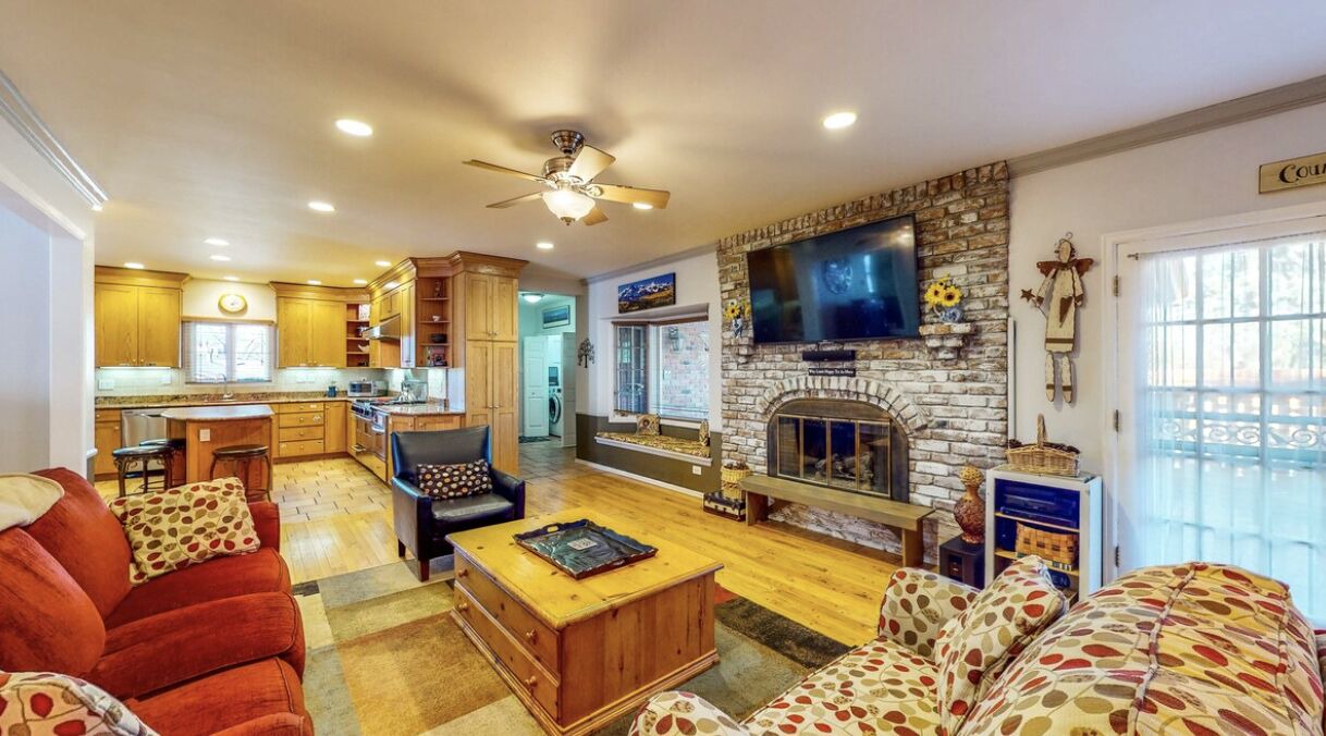 Photo of Livingroom in Broadmoor