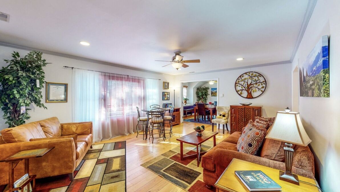 Photo of Livingroom in Broadmoor