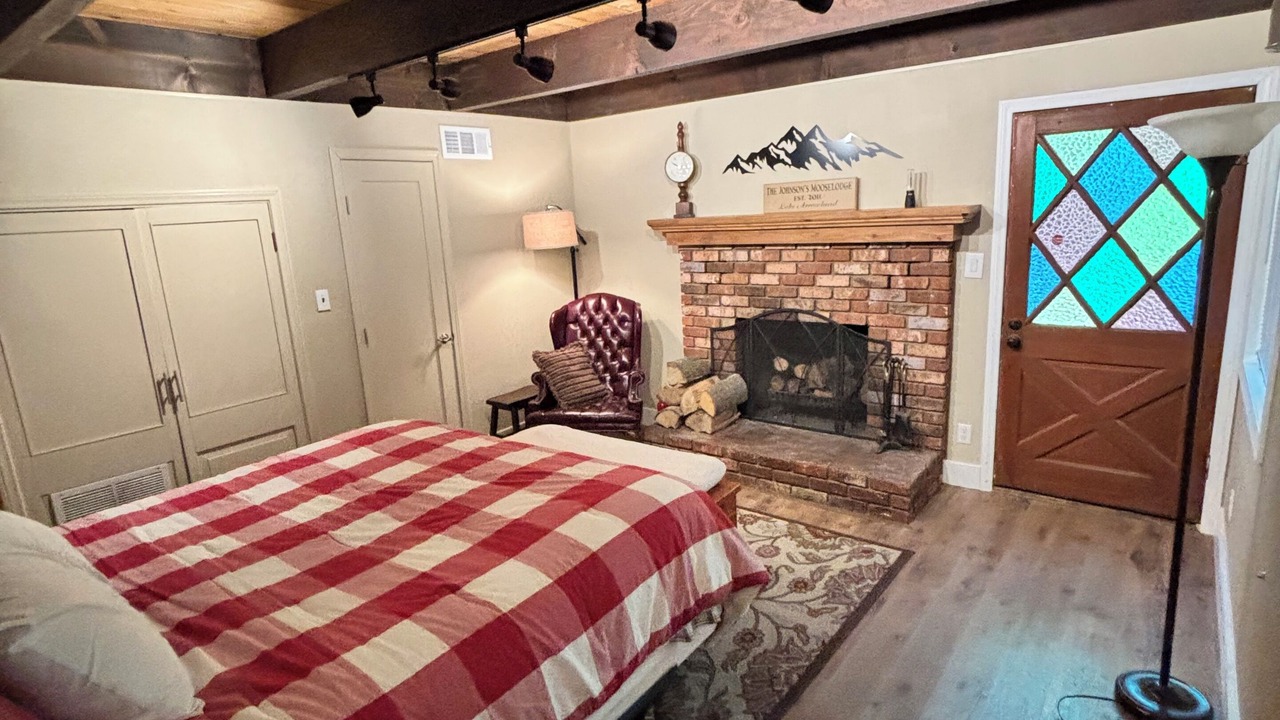 Photo of Bedroom in Lake Arrowhead