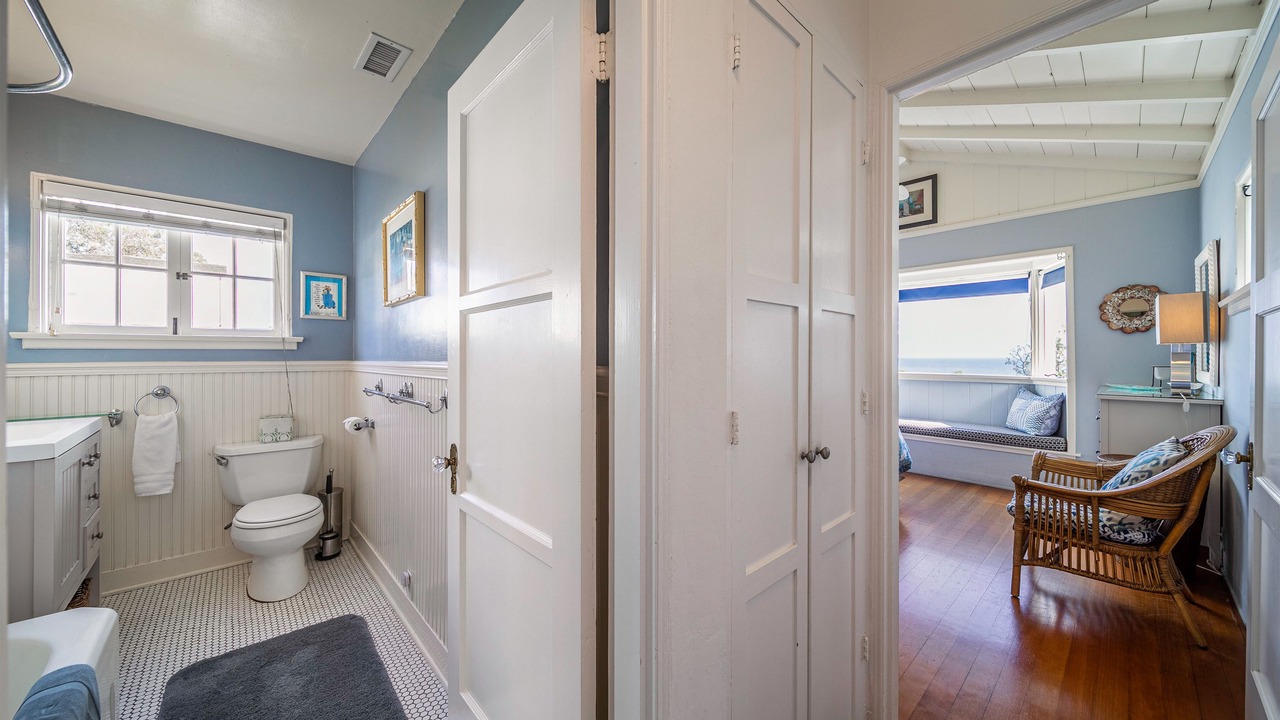 Photo of Bathroom in Laguna Beach