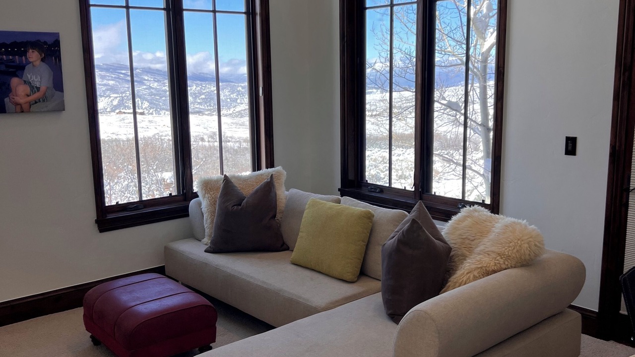 Photo of Livingroom in Edwards