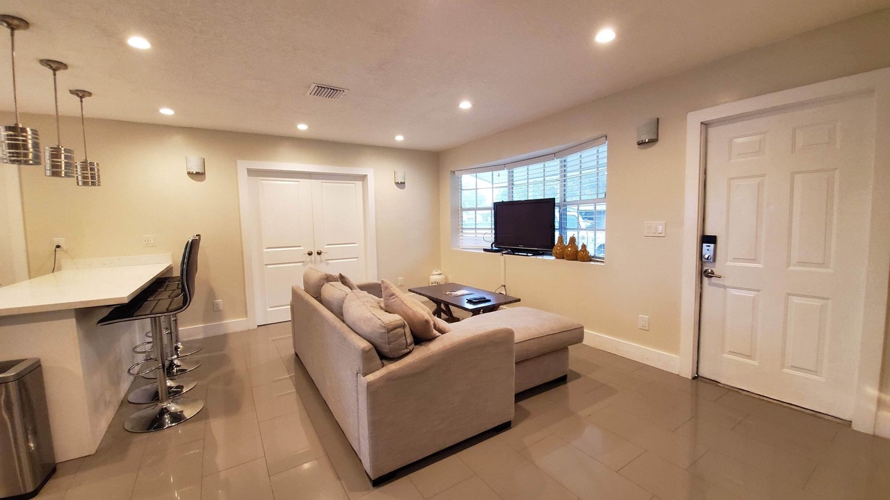 Photo of Livingroom in Davie